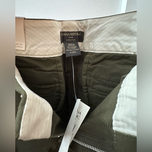 Olive green banana republic dress pant, size 6 reg - Picture 4 of 4
